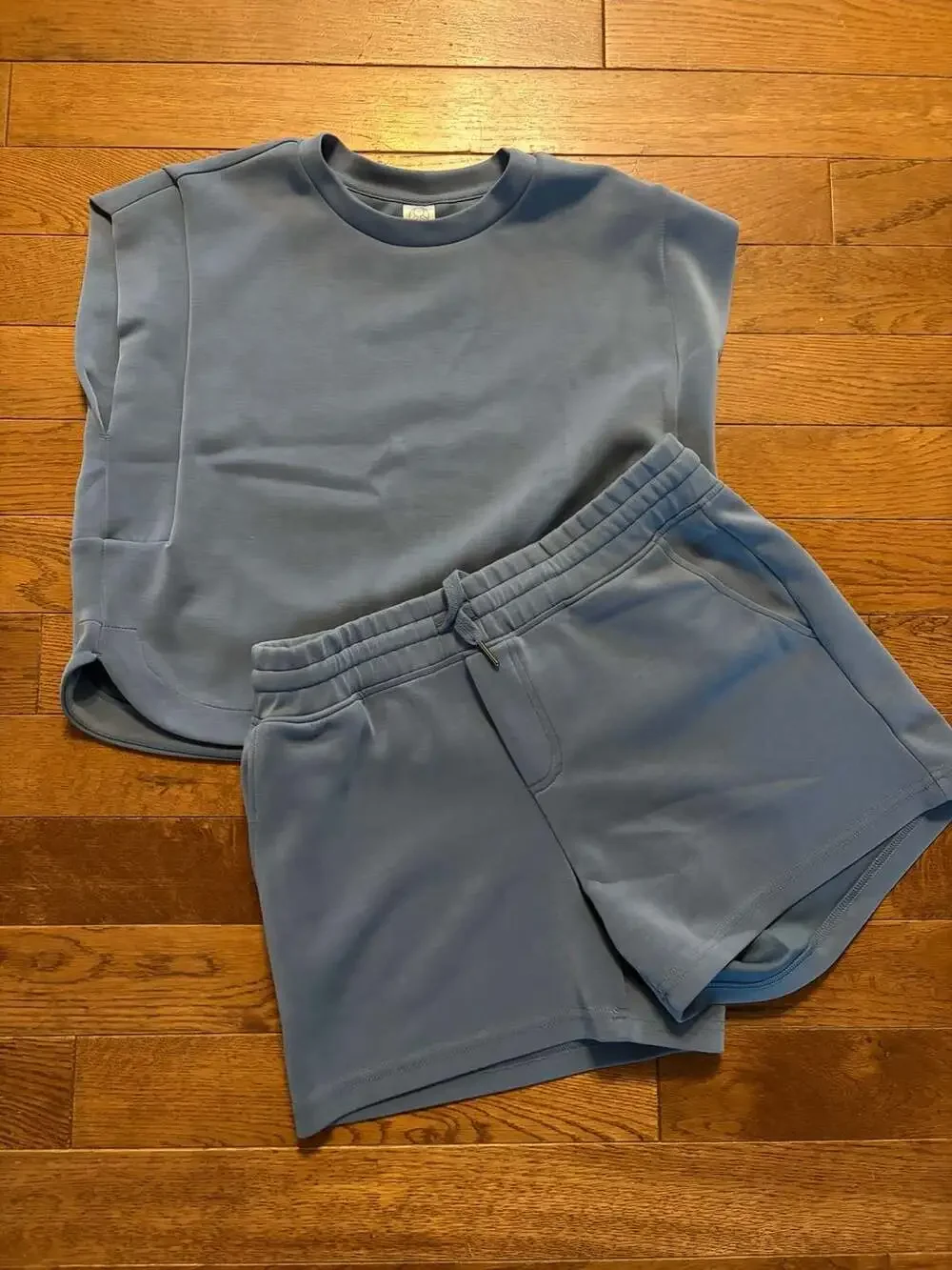 te verde Women's Matching Sleeveless Sweat Top and Shorts Set